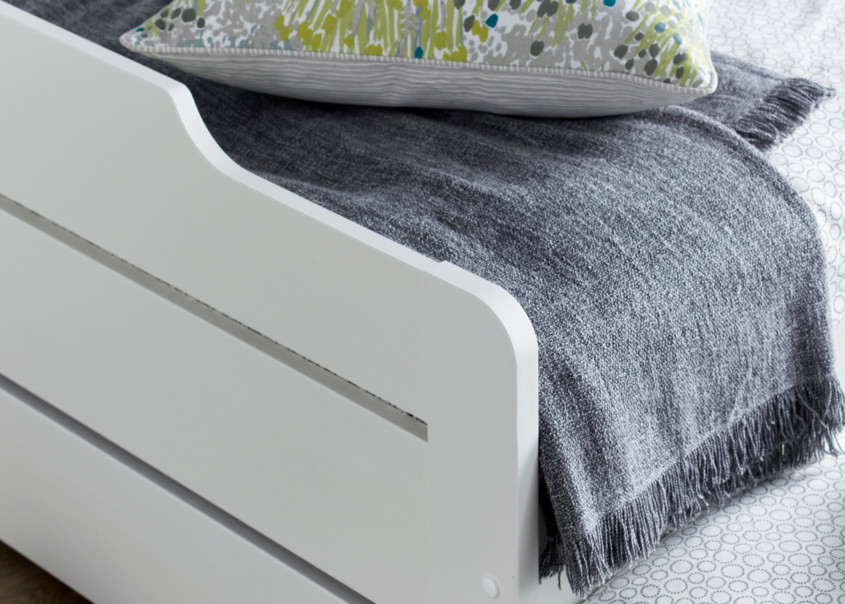 Copella White Single Guest Bed with Trundle