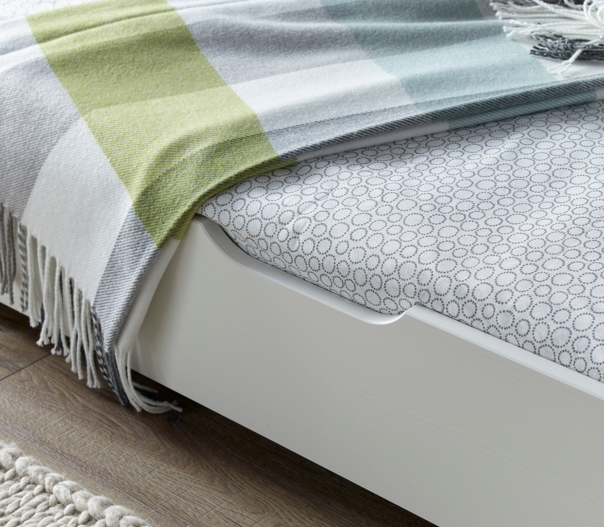 Copella White Single Guest Bed with Trundle