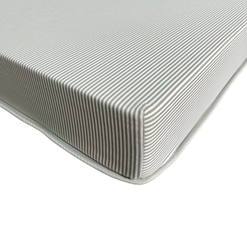 CLOSE UP OF WALDORF MATTRESS