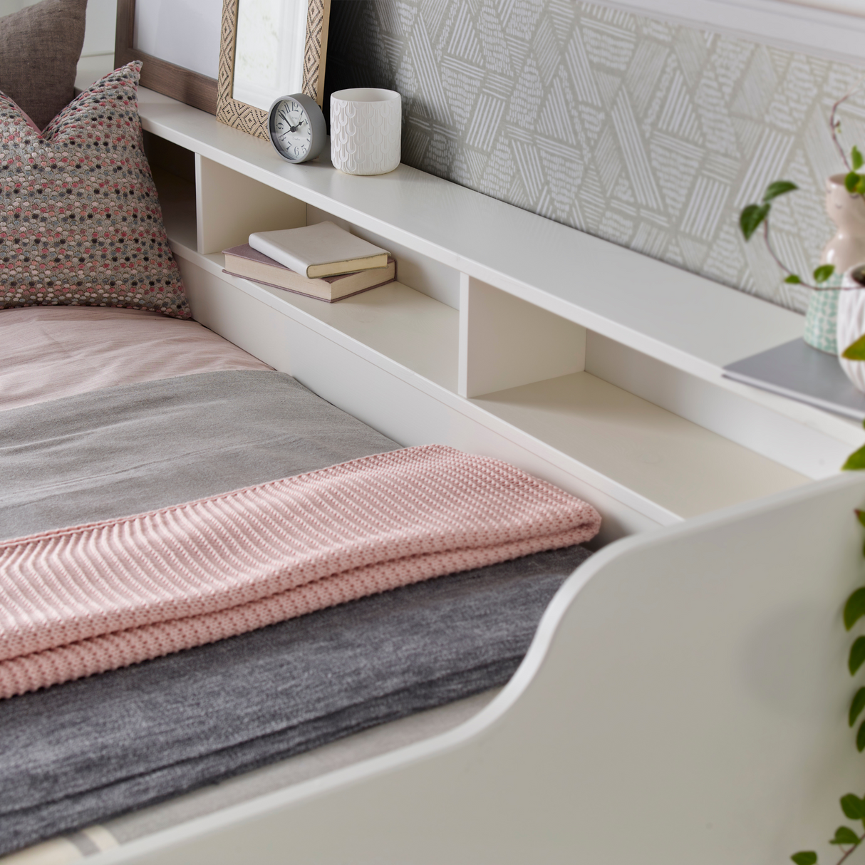 Tyler White Single Guest Bed with Trundle
