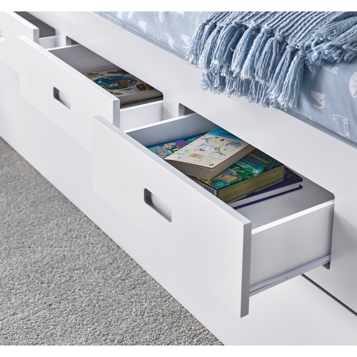 Veera White Single Guest Bed with Trundle