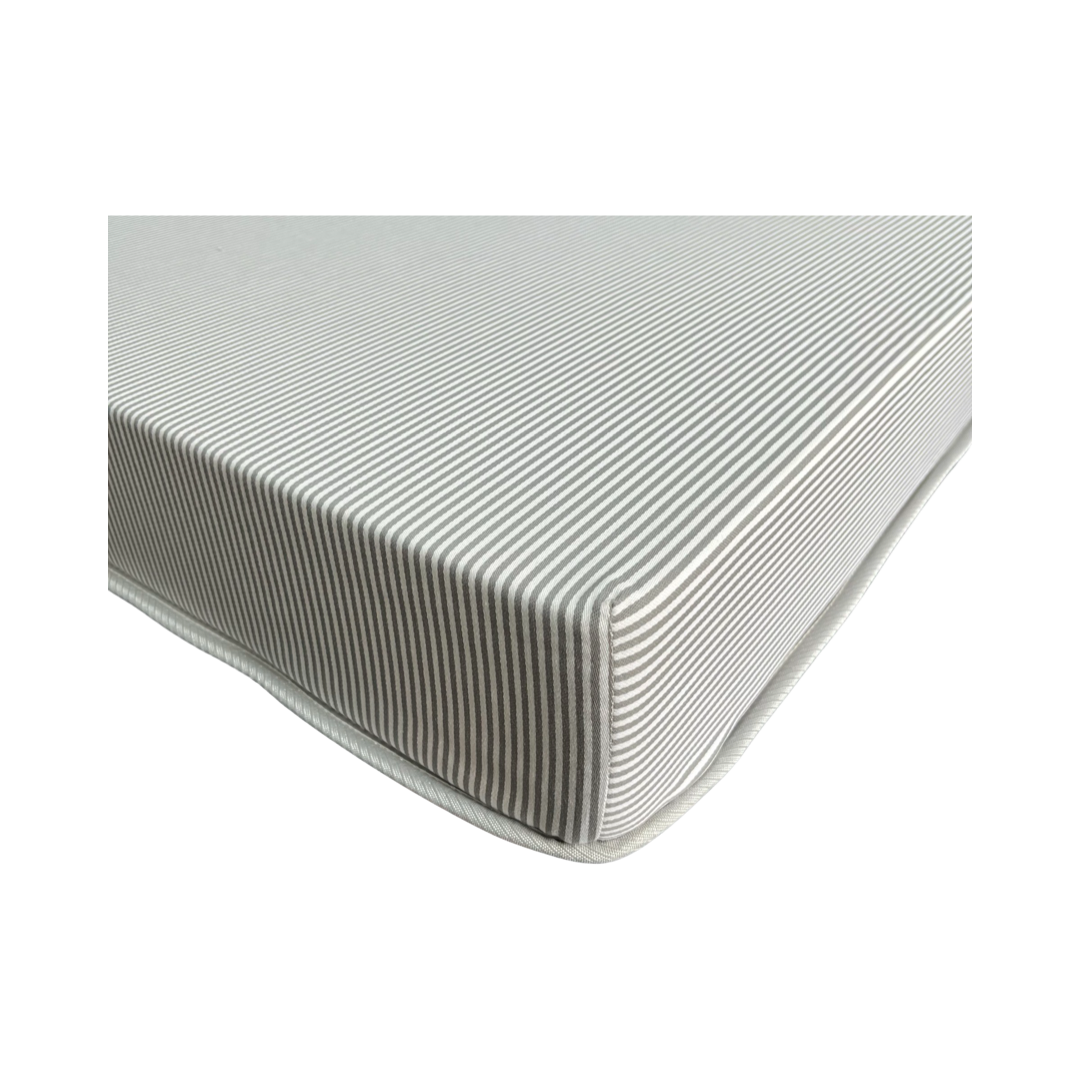 CLOSE UP OF WALDORF MATTRESS